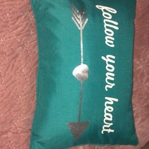throw pillow